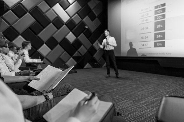 Cabines acoustiques : solutions modernes et pratiques pour votre bureau